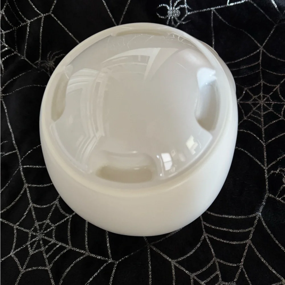 White‎ Skull Plastic Blow Mold Cookie Jar